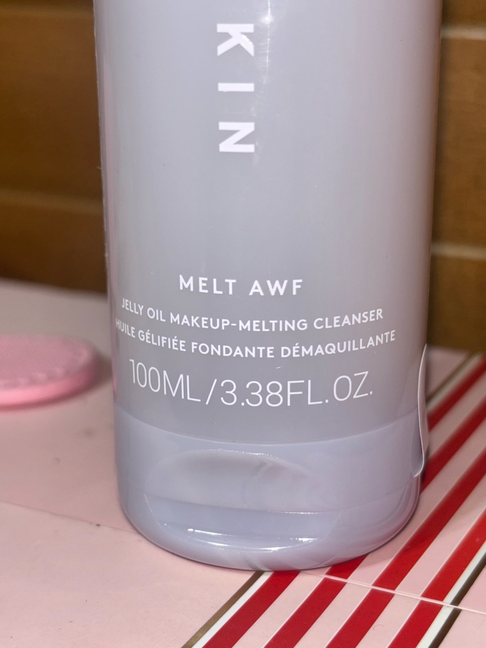 Fenty Skin Melt Awf Jelly Oil Makeup-Melting Cleanser - Picture 3 of 3